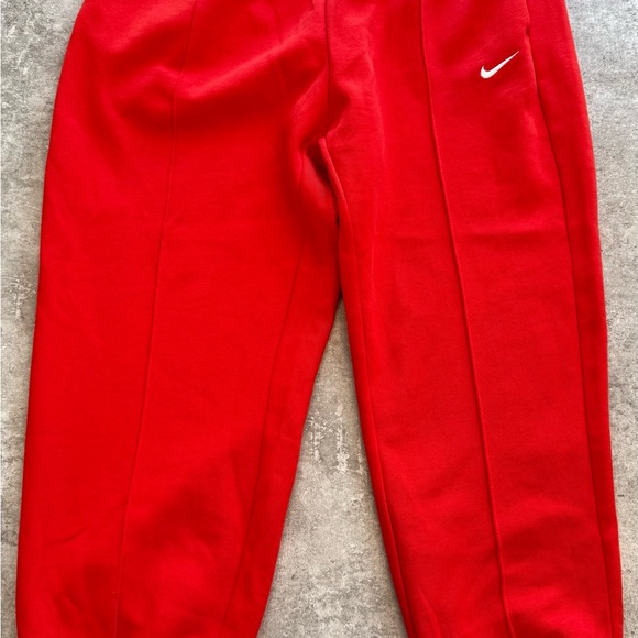 Nike Women's Red Sweatpants - Picture 7 of 7